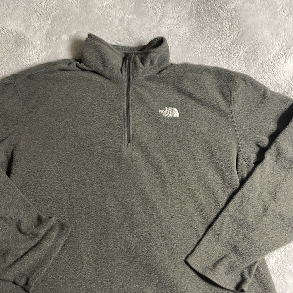 Men’s Gray The North Face 1/4 zip pullover XL